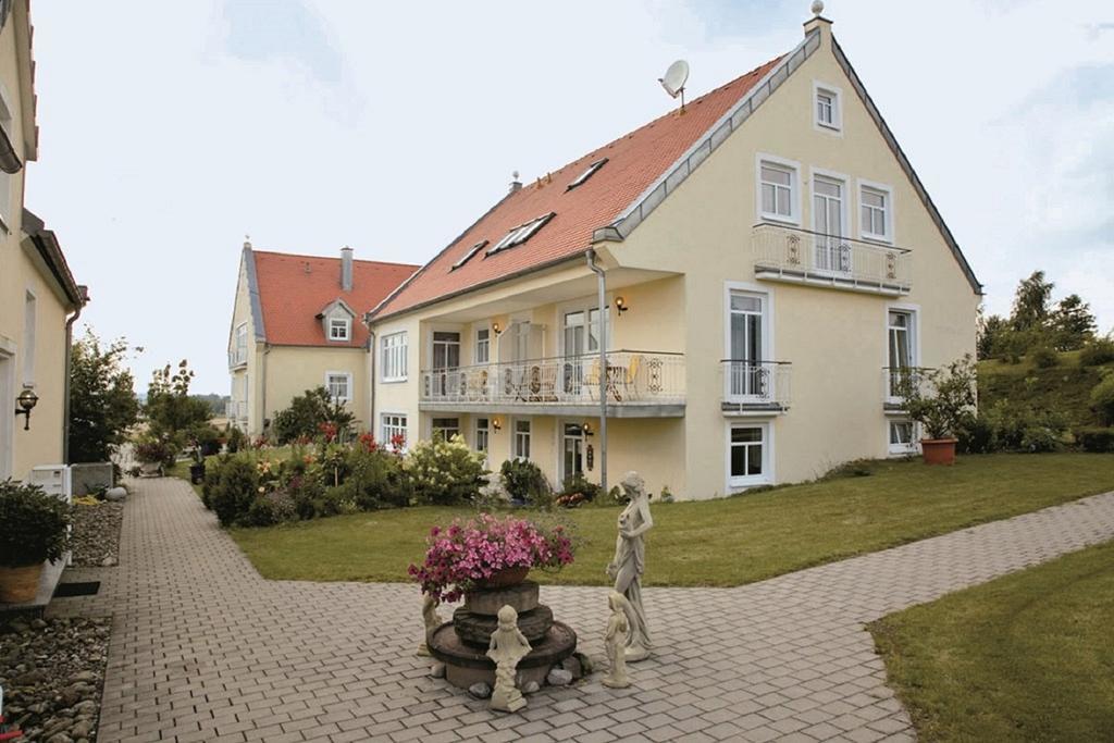 Auszeit - Ihr Sibyllenbad Gaestehaus Neualbenreuth Ngoại thất bức ảnh