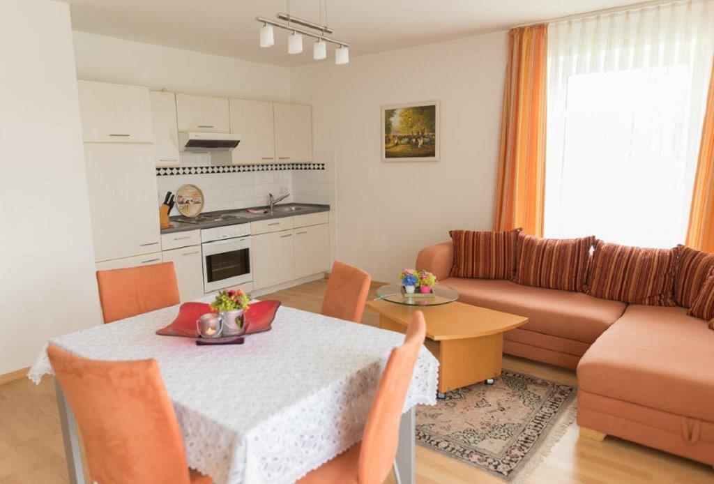Auszeit - Ihr Sibyllenbad Gaestehaus Neualbenreuth Ngoại thất bức ảnh