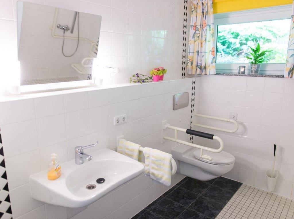 Auszeit - Ihr Sibyllenbad Gaestehaus Neualbenreuth Ngoại thất bức ảnh